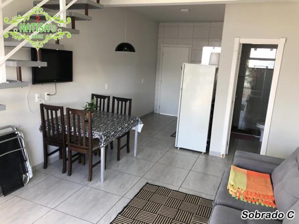 Sobrados Aconchegante Com Piscina "Natisashouse" Villa Bombinhas Exterior photo
